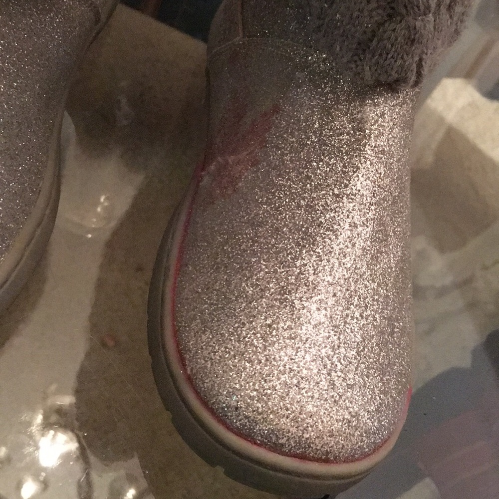 Hello Kitty Boots - Picture 5 of 6
